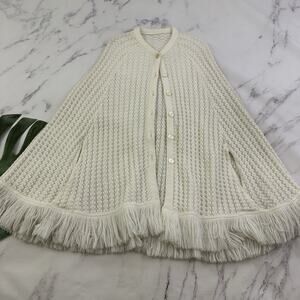 Womens Vintage 60s Shawl Poncho Sweater One Size Cream Crochet Knit Fringe Cape